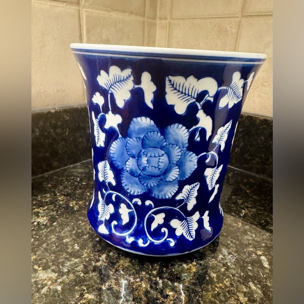 Blue and White Floral CACHEPOTS
